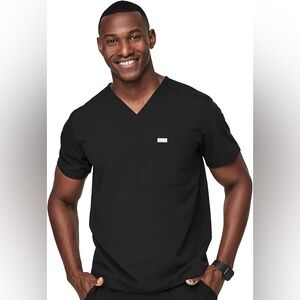 Figs Leon Three-Pocket Scrub Top | Black V-Neck Tee 4XL